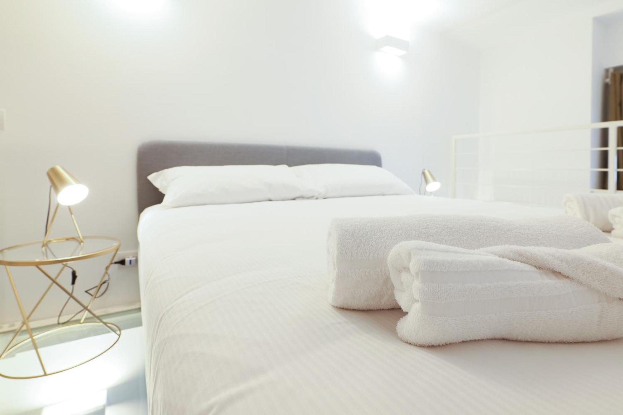 Appartement Primopiano - Aragona Flats à Milan Extérieur photo